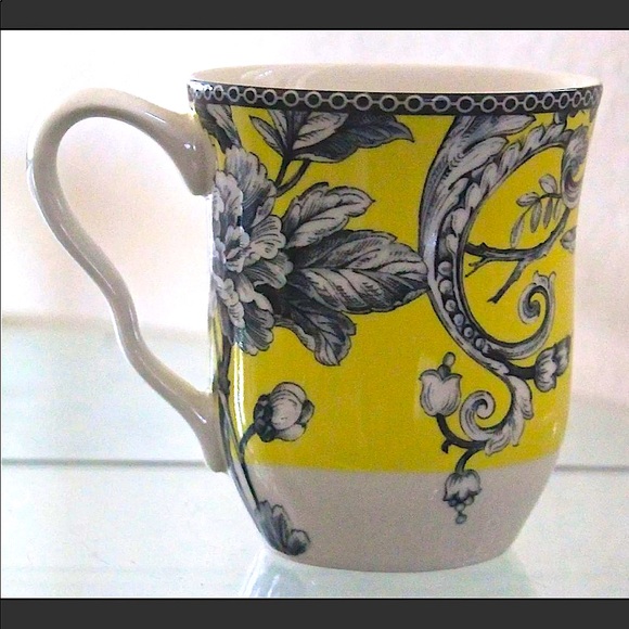 222 FIFTH ADELAIDE YELLOW MUG CUP PORCELAIN - Picture 4 of 5